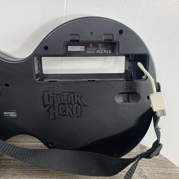 Nintendo Wii Guitar Hero Controller Gibson Les Paul RedOctane 95125.805 W/ Strap - Picture 8 of 9
